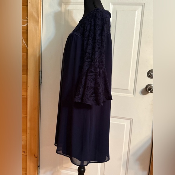 Luxology Blue Bell Sleeve Crew Neck Dress size M - Picture 3 of 10